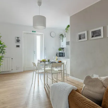 Station & Airport Modern Apartman Pisa